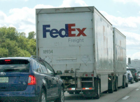 FedEx CEO pushes twin-33s in climate hearing