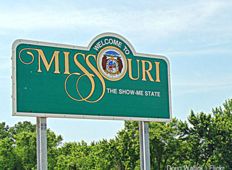 Missouri welcome sign photo by Doug Wallick - Flickr