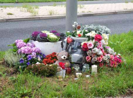 Traffic death memorial site