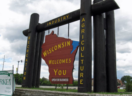 Welcome to Wisconsin, Marinette, Wis. Photo by Ken Lund – Flickr
