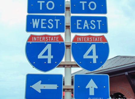 I-4 signs in Tampa Bay, Fla. Photo by VIAVAL