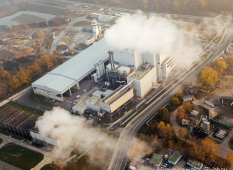 Greenhouse gas emission from factory. Photo by marcinjozwiak