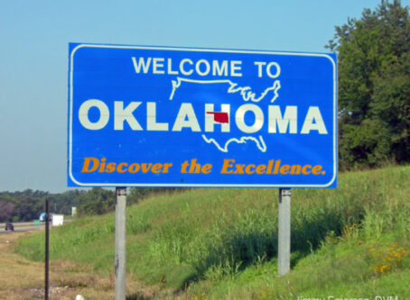 Welcome to Oklahoma sign, photo by Jimmy Emerson, DVM