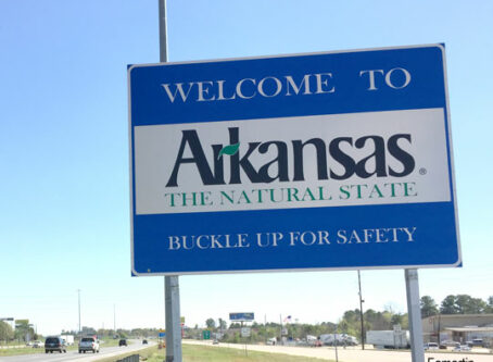 "Welcome to Arkansas" sign along eastbound Interstate 30 . Photo by Famartin