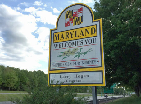 Welcome to Maryland sign on I-95, photo by Famartin