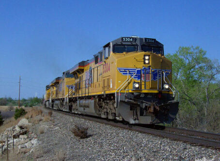 Union Pacific railroad engines. Photo by Hellbus.