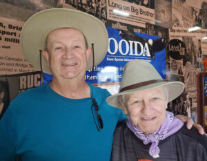 OOIDA life member Gary Bell and his wife, Louise. Photo by Marty Ellis, OOIDA