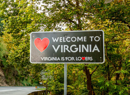 Welcome to Virginina sign, photo by Grandbrothers