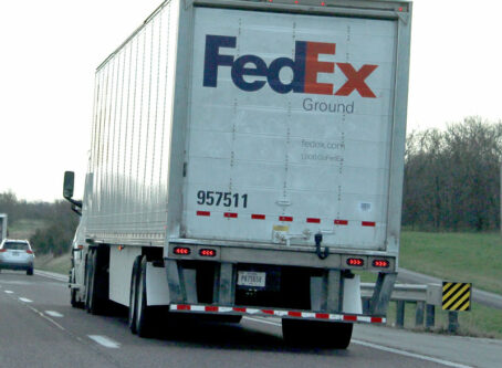 FedEx Ground truck. Photo by Chuck Robinson, OOIDA