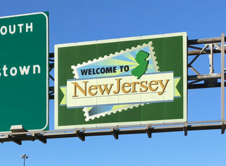 Welcome to New Jersey sing. Photo by Famartin