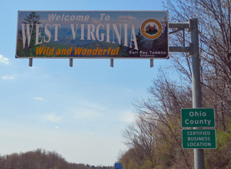 Welcome to West Virginia sign, Photo by Jimmy Emerson, DVM