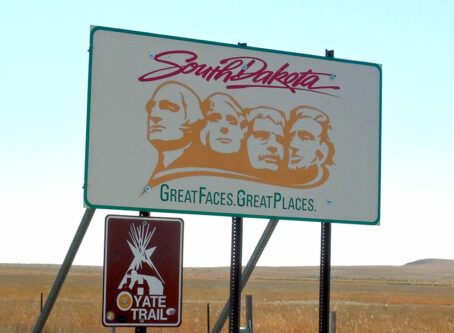 South Dakota welcome sign. Photo by7 Jimmy Emerson, DVM