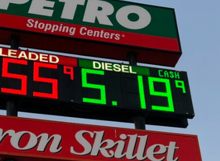 Diesel price on Oct. 3, 2022, in Kingdom City, Mo. Photo by Marty Ellis, OOIDA