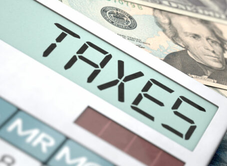 Taxes graphic by Oliver Boehmer; bluedesign