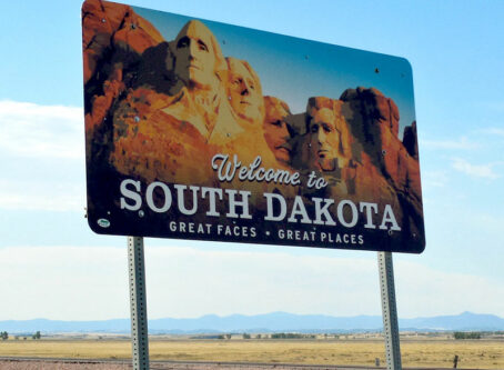 Welcome to South Dakota sign. Photo by Jimmy Emerson, DVM