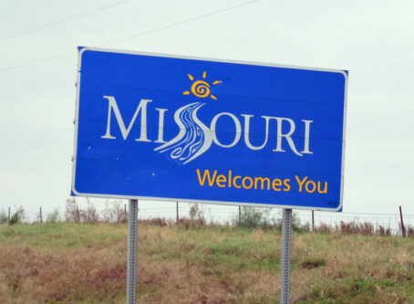 Missouri welcome sign. Photo by Jimmy Emerson, DVM