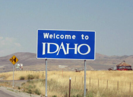 Idaho welcome sign. Photo by Ken Lund.