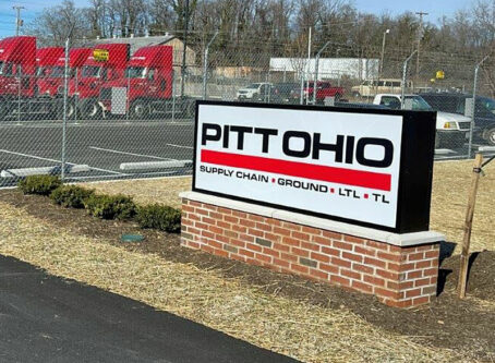 Pitt Ohio sign