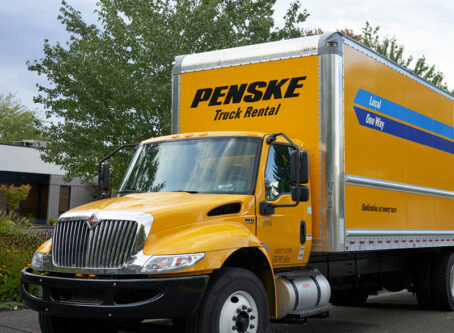 Penske Truck Leasing truck Photo by Tada Images